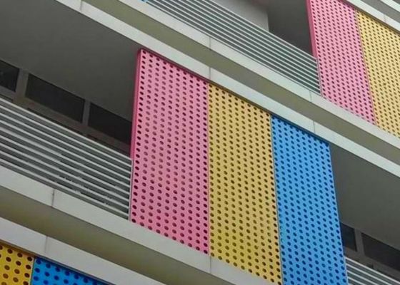 Lámina de aluminio perforada de revestimiento de PVC de colores para decoración de paredes exteriores