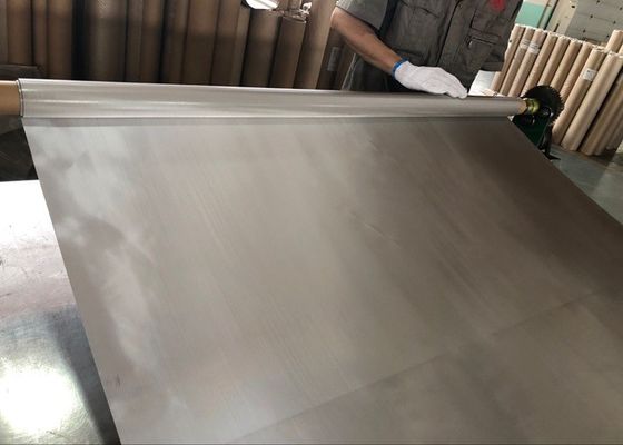 Escrín de malla de alambre tejido cuadrado en acero galvanizado de superficie plana para filtración industrial.