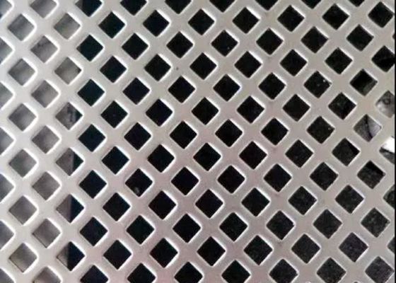 Estándares ISO 9001 Hoja de malla metálica galvanizada perforada para decoración