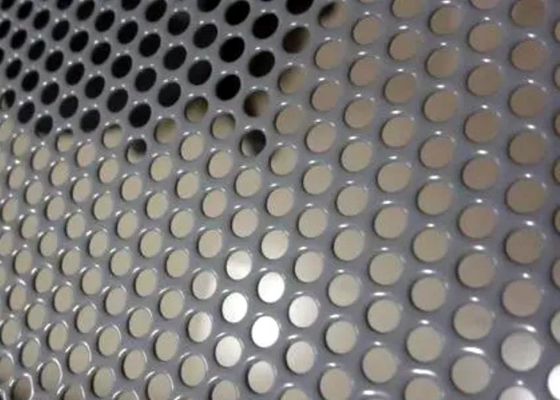 Estándares ISO 9001 Hoja de malla metálica galvanizada perforada para decoración