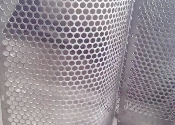 Estándares ISO 9001 Hoja de malla metálica galvanizada perforada para decoración