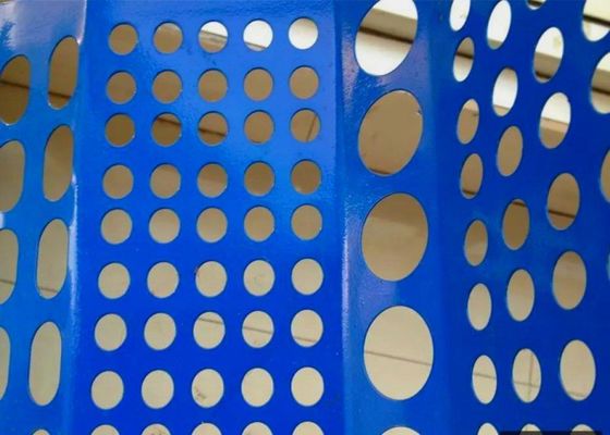 Rejas metálicas perforadas con formas de agujeros personalizadas y tratamientos de superficie