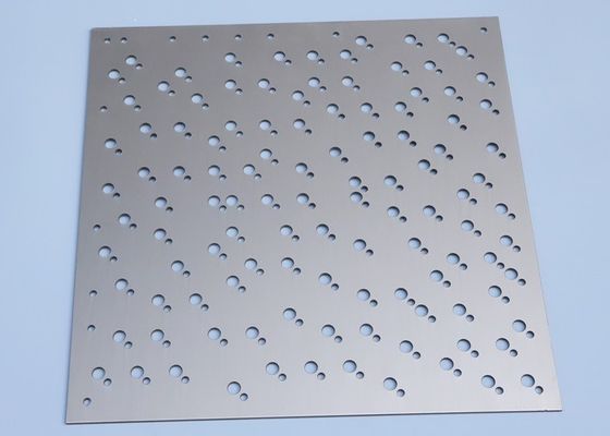 Hoja perforada de plata con formas de agujeros personalizables