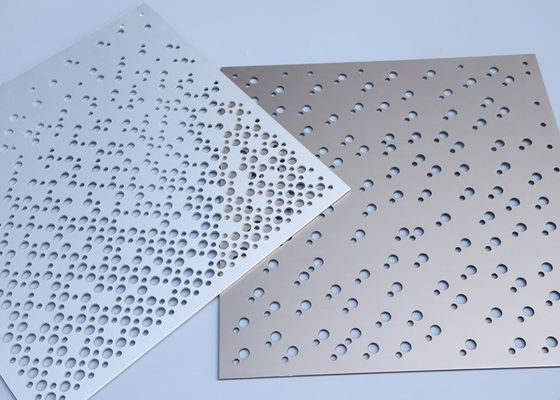 Hoja perforada de plata con formas de agujeros personalizables