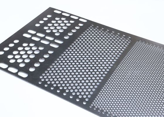 0.7 mm de hoja de aluminio perforado blanco con agujeros cuadrados para la decoración