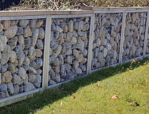 Rolos de malla soldada galvanizada y sumergida en caliente duraderos para jaulas de animales