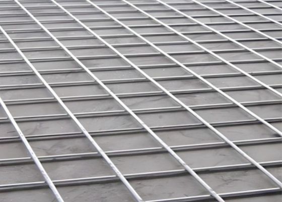 Paneles de malla de alambre soldado galvanizado por inmersión en caliente, duraderos y personalizables para aplicaciones versátiles