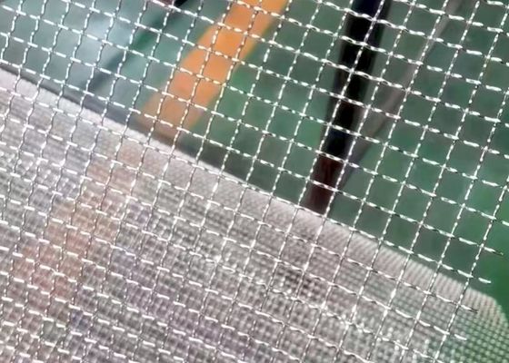 Pantalla de malla de alambre tejido curvado con tapa plana con construcción de trabajo pesado y resistencia a la corrosión