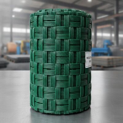 Forma de agujero cuadrado o rectangular Pantalla de malla de alambre tejida Tratamiento de superficie recubierta de PVC diseñada para usos industriales pesados