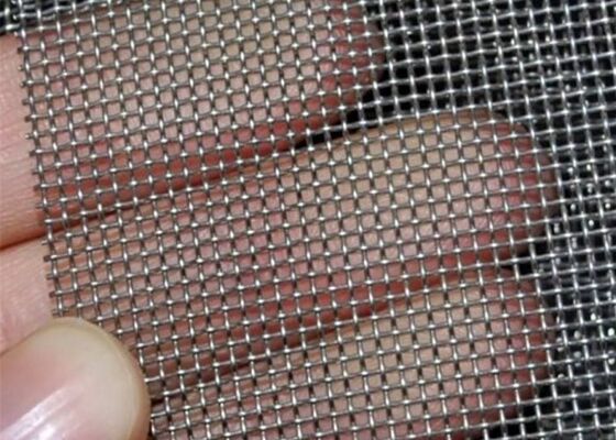 Malla 12 por 12 de acero de alto carbono de forma rectangular Diseñada para ofrecer una resistencia y estabilidad excepcionales en aplicaciones industriales