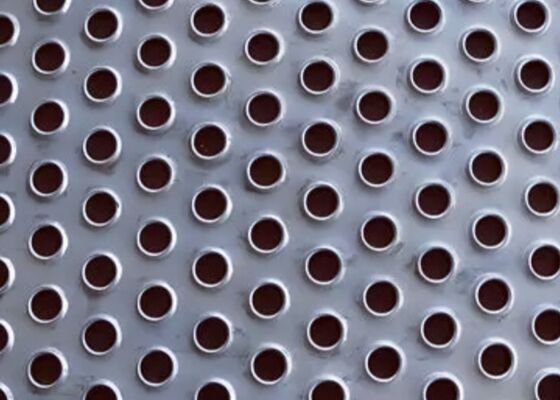 Resistencia a la tracción 250 a 550 MPa Panel de metal perforado personalización a petición y opción versátil para múltiples usos industriales