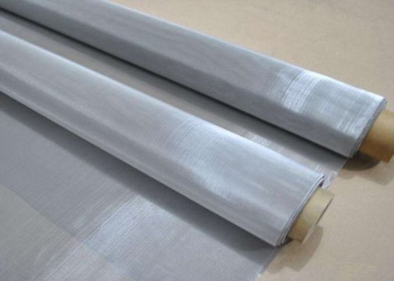 Malla de alambre tejida disponible en siete tipos de tejido que ofrecen opciones para diferentes propiedades mecánicas y eficiencias de filtración